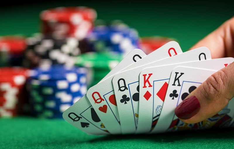 Tantangan Strategi di Meja Poker Online : Tips Menang Mudah
